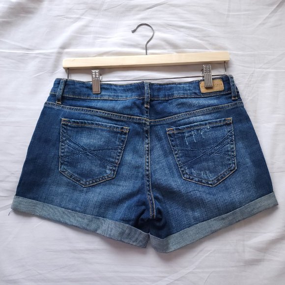 Aeropostale MIDI Distressed Jean Shorts NWOT - Picture 2 of 7